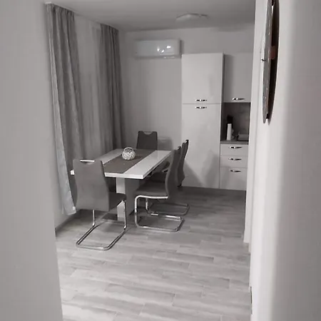 아파트 Apartman Petra 비르