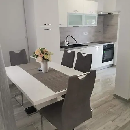 Apartman Petra 비르